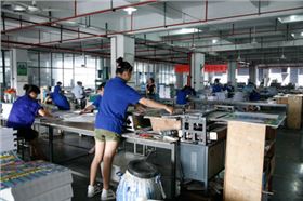 海虹彩印公司生產(chǎn)車(chē)間一角